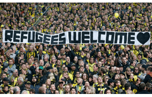 Bé trai Syria trôi dạt bên bờ biển khiến thế giới bừng tỉnh ra sao?