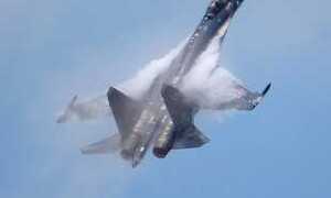 Video: Ngắm vũ điệu tuyệt vời của ‘Con chim thép’ Sukhoi Su-30SM