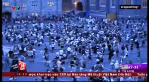 Clip: Hỗn chiến bằng gối, 30 tân sinh viên bị thương