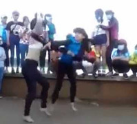 Thêm một vụ nữ sinh đánh nhau như phim hành động