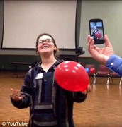 Clip: Loại khí ‘thần kỳ’ giúp cô gái hát opera dễ như ăn kẹo