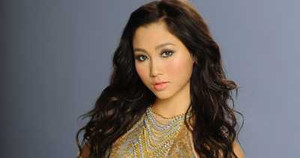 Ca sĩ Diễm Sương: Ở hải ngoại không có đại gia và chân dài