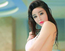 Nữ hoàng sắc đẹp Đài Loan biến dạng như ma nơ canh ở tuổi 27