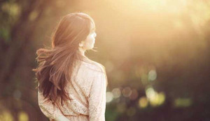 Lòng còn bão giông, thì sao em có thể an yên và hạnh phúc?