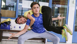 Ngô Kiến Huy 'vật vã' bưng đỡ Minh Hằng