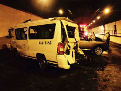 Tông xe hàng loạt trong hầm Hải Vân