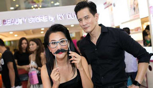 MC Kỳ Duyên để râu nhí nhảnh bên vị hôn phu