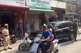 Video: Cảnh sát truy đuổi xe biển xanh vi phạm trên phố