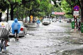 Hà Nội: Càng chống, ngập càng nặng