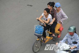 Nỗi ám ảnh xe đạp điện: 'Lập lờ đánh lận con đen'