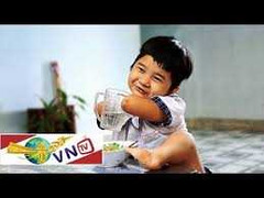 Nụ cười 'chim cánh cụt' Hoài Thương