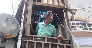 Bi hài chuyện sống trong nhà siêu nhỏ giữa Sài Gòn