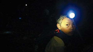 Băng rừng đến trường từ... 3h sáng