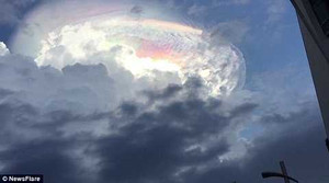 Đám mây kỳ lạ như 'ngày tận thế' gây hoang mang