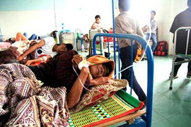 238 người bị ngộ độc thực phẩm tại 2 đám cưới