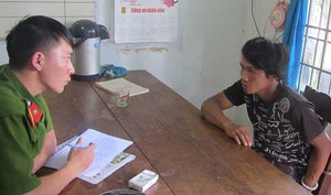 Vừa được đặc xá ra tù lại vào ủy ban xã trộm xe máy