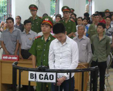 Giúp con đồng nghiệp, cô giáo tốt bụng bị đâm chết