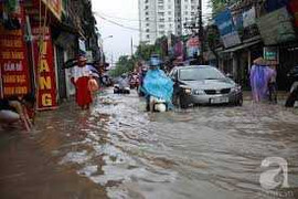 Hà Nội khốn khổ vì ngập nước