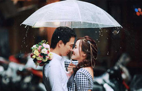 Bộ ảnh cưới dưới mưa khiến dân mạng thổn thức
