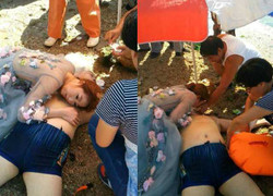 Video: Cô dâu xinh đẹp hô hấp nhân tạo cứu người chết đuối gây sốt cộng đồng mạng