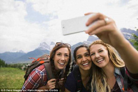 Số người chết vì chụp ảnh 'tự sướng' nhiều hơn bị cá mập cắn