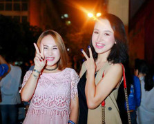 Vân Hugo đọ sắc cùng con gái Thanh Lam