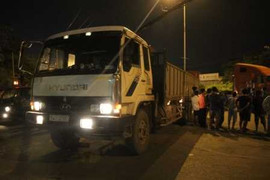 Bị xe tải lùi trúng, nam thanh niên chết thảm