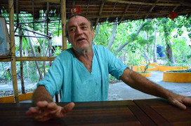 Ông Tây canh giữ đàn voọc ở Hòn Hèo: 'Bó tay, tôi mệt lắm rồi!'