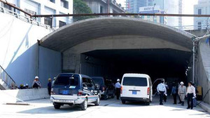 Hạn chế lưu thông, giảm tốc độ xe qua hầm sông Sài Gòn