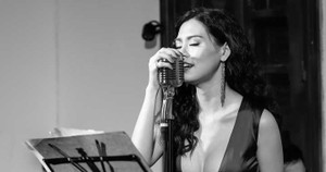 Lan Hương đắm đuối trong minishow nhạc Jazz đầu tiên