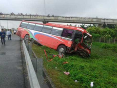 Phó Thủ tướng yêu cầu điều tra vụ 5 ô tô đâm liên hoàn trên cao tốc