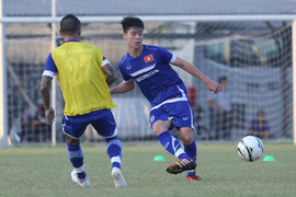 Gặp Thái Lan, Iraq, HLV Miura bắt tuyển Việt Nam chơi bóng ngắn