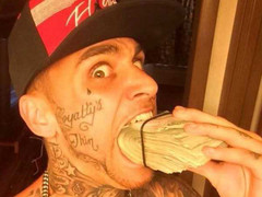 Khoe 'thành tích' lên Facebook, tên cướp ngân hàng bị tóm gọn