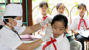 Bảo hiểm y tế học sinh tăng cao: Người phát ngôn Chính phủ lý giải