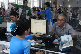 Vé tàu tết: Tiền trao, cháo không múc