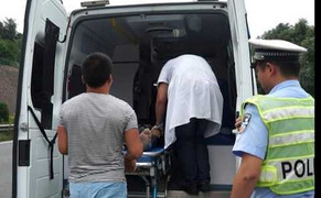 Nạn nhân chết trên xe cấp cứu do tắc đường