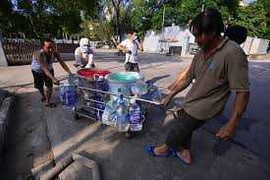 Mất nước, bệnh viện lao đao