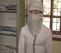 Nam thanh niên chuyên giả gái đi cướp giật