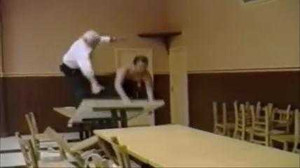 Video: Cười vỡ bụng với những tai nạn lãng xẹt ‘để đời’