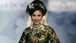 Quá khứ trượt dài trong sự nổi tiếng của Việt Trinh