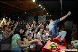 Sao Việt phản ứng khi bị săn đón quá đà