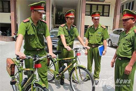 Công an Hà Nội nhận thêm 40 xe đạp tuần tra