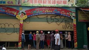 Clip: Trường mầm non trói tay chân, nhét giẻ vào miệng trẻ