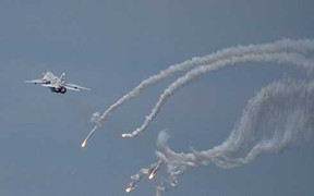 Video: Cận cảnh Su-24 không kích IS bằng bom thông minh