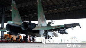 Cận cảnh 'hổ mang chúa' Su-30MK2 của không quân Việt Nam