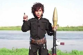 Chiến binh nhí của IS dọa chặt đầu Tổng thống Obama