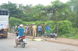 Truy tìm ô tô tông chết mẹ, cán nát chân con rồi bỏ trốn