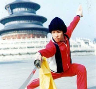 Ảnh Chân Tử Đan ngố tàu, tập võ như múa xiếc năm 17 tuổi