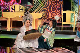 Lê Khánh - Thu Trang gây bất ngờ trong tiểu phẩm Kiếp đỏ đen