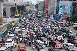 Ùn tắc khủng khiếp ở Hà Nội: Bộ GTVT 'chốt' hạn hết tắc đường
